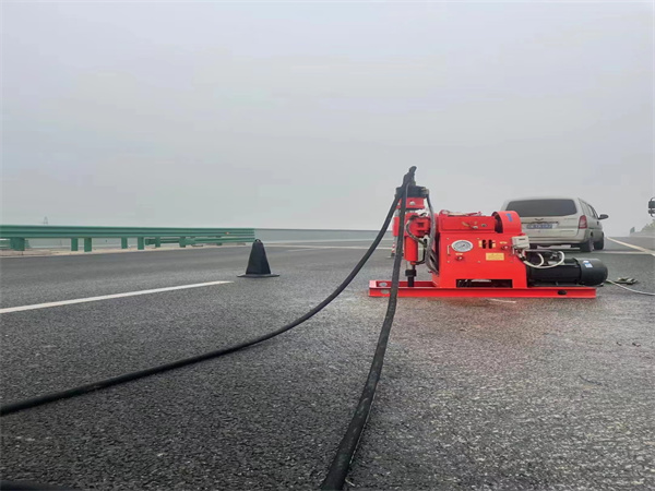 亭湖马路路基路面开裂下沉注浆加固灌浆